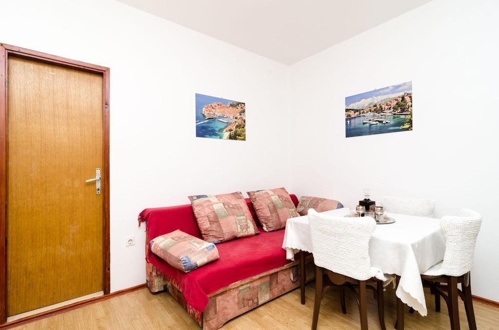 Guest House Kola سلانو الغرفة الصورة