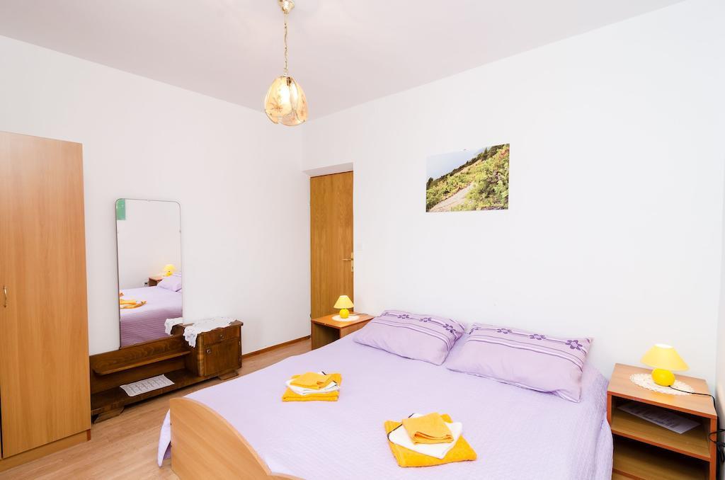Guest House Kola سلانو الغرفة الصورة