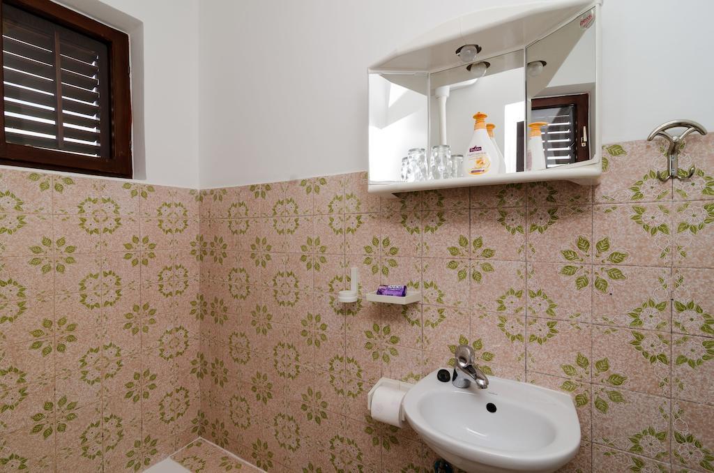 Guest House Kola سلانو الغرفة الصورة