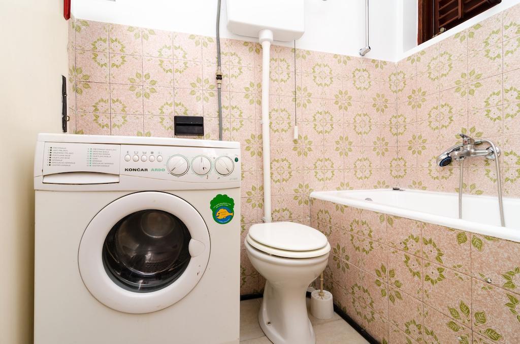 Guest House Kola سلانو الغرفة الصورة